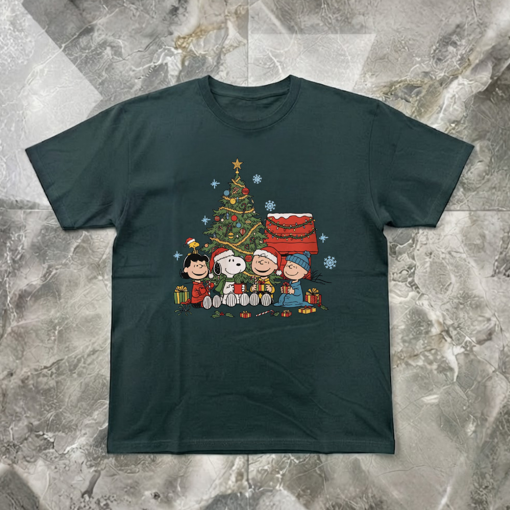 Peanuts Snoopy Charlie Brown Christmas Tree Doghouse Gifts Winter T-Shirt